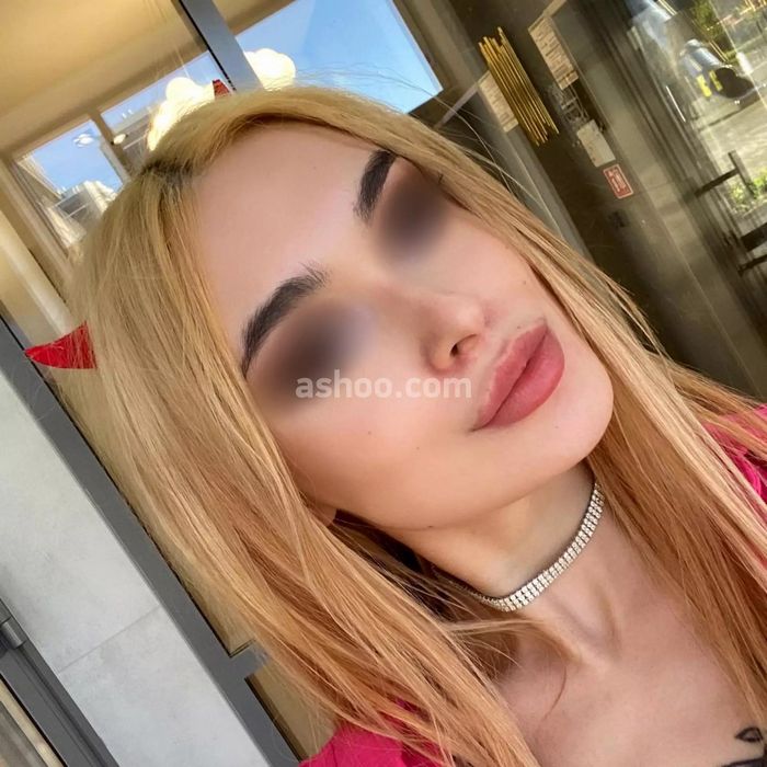 Куртизанка без макияжа: миф или реальность? Поиск идеала в мире интимного досуга